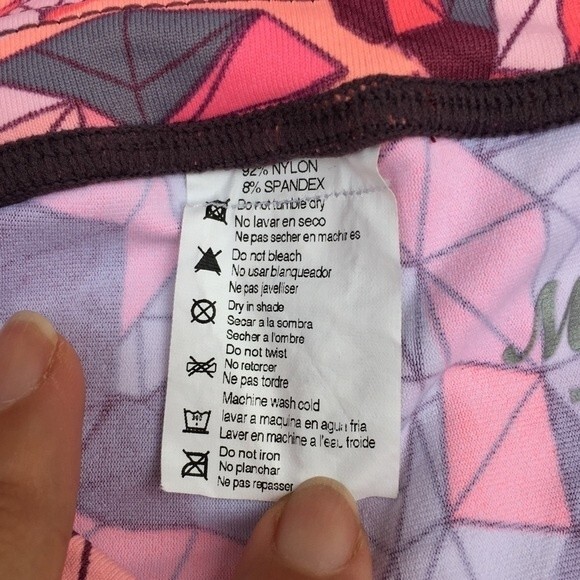 Maaji Active Ruched Legging in Garden Buzz L - Picture 9 of 15